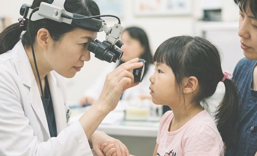 弱視原因有哪些？為什麼孩子容易出現弱視問題？  